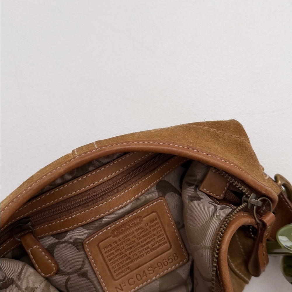 Vintage Coach Soho Tan Suede Hobo
Shoulder Bag 9658 Y2K Buckle Strap - Picture 7 of 9